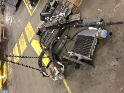 شاحنات مستعملة - MIXERPOMP voor Betonmixer Oplegger POMP