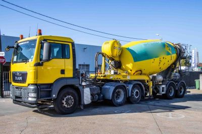 شاحنات مستعملة - MOL MOL-BETON MIXER/MALAXEUR/MISCHER 10M3