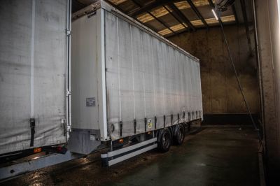 Camions d'occasion - ROBUSTE-KAISER GRAND VOLUME+TOIT DECOUVRABLE