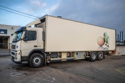 Camions d'occasion - VOLVO FM340+POUSSIN/CHICKEN/KUIKEN/KÛKEN