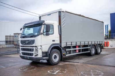 Camiones de segunda mano - VOLVO FM 330-6x2-E5+10 pneus/tires+intarder