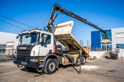 Camiones de segunda mano - SCANIA P 400 // BIBENNE // GRUE HIAB 16 t/m // RETARDER