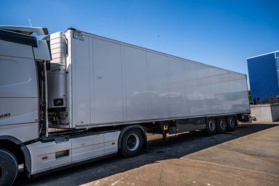 Camions d'occasion - Semi-remorques - SCHMITZ SCB-S3B-CARRIER VECTOR 1550