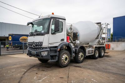 Tweedehands vrachtwagens - MERCEDES AROCS 3240 + STETTER 9m3