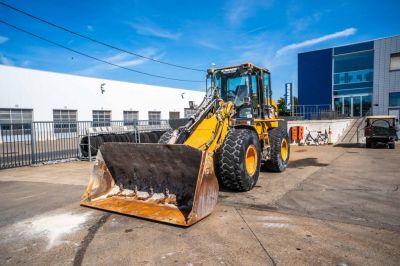 Second-hand trucks - Construction machine - CATERPILLAR CAT 924G // GODET 3m3