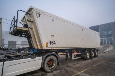 شاحنات مستعملة - WIELTON ALU - 52 M3 ( Grain/CEREALIERE)