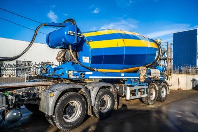 شاحنات مستعملة - LIEBHERR BETONMIXER-LIEBHERR-12 M3