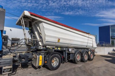 شاحنات مستعملة - TECNOKAR HARDOX 26m3+BACHE