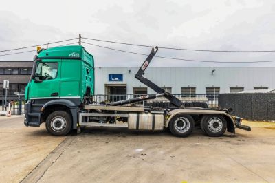 Ciężarówki-używane - Ciężarówki - MERCEDES AROCS 2643 L