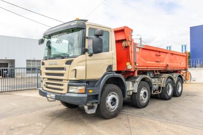 شاحنات مستعملة - SCANIA P380+BIBENNE CIF