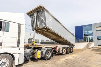 Camions d'occasion - Semi-remorques - BENALU C3910 + BACHE CRAMARO