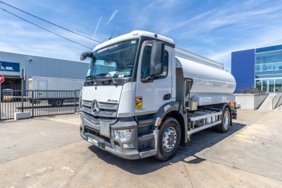 Tweedehands vrachtwagens - Vrachtwagen - MERCEDES ANTOS 1830 BL + MAGYAR 13.500L+5COMP