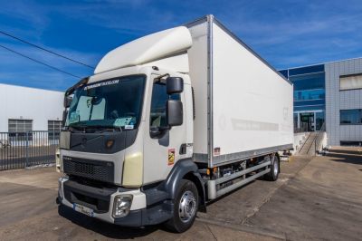 Camiones de segunda mano - VOLVO FL 250+HAYON BAR 1.5T.