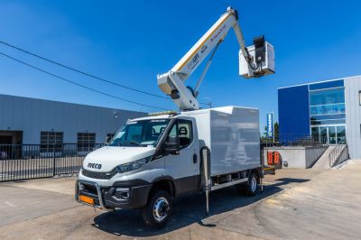 Tweedehands vrachtwagens - Vrachtwagen - IVECO DAILY 70C210 - DANILIFT PDA 210V