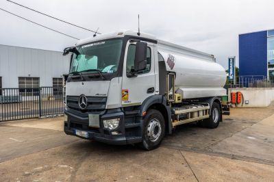 Ciężarówki-używane - Ciężarówki - MERCEDES ANTOS 1830 BL+ MAGYAR 13.000L/5COMP