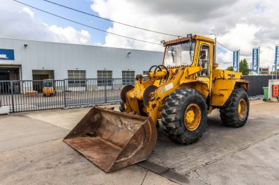 Camiones de segunda mano - Maquina de construccion - HYUNDAI HL955XT - HANOMAG 44C