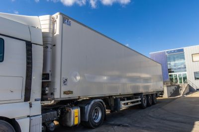 Camions d'occasion - Semi-remorques - Camion frigo - KASSBOHRER KASSBOHRER+CARRIER VECTOR 1550 MONO - CHEREAU CHEREAU+CARRIER VECTOR 1950 MONO