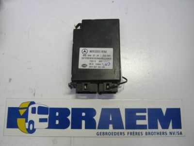 Vrachtwagen onderdelen - Elektriciteit - Centraal verdeelbord - Stuurdoos - MB000.446.11.24.OCC