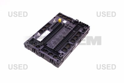 Repuestos camiones - Electrónica  - Cuadro central de distribución - Caja de fusibles - MB000.446.94.58.OCC