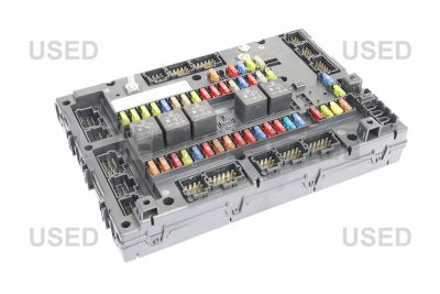 Repuestos camiones - Electrónica  - Cuadro central de distribución - Caja de fusibles - MB001.446.26.58.OCC