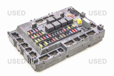 Repuestos camiones - Electrónica  - Cuadro central de distribución - Caja de fusibles - MB001.446.36.58.OCC