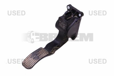 قطع غيار الشاحنات - غرفة القيادة ( الكابينه) - Pedals - Accelerator pedal - MB906.300.03.04.OCC