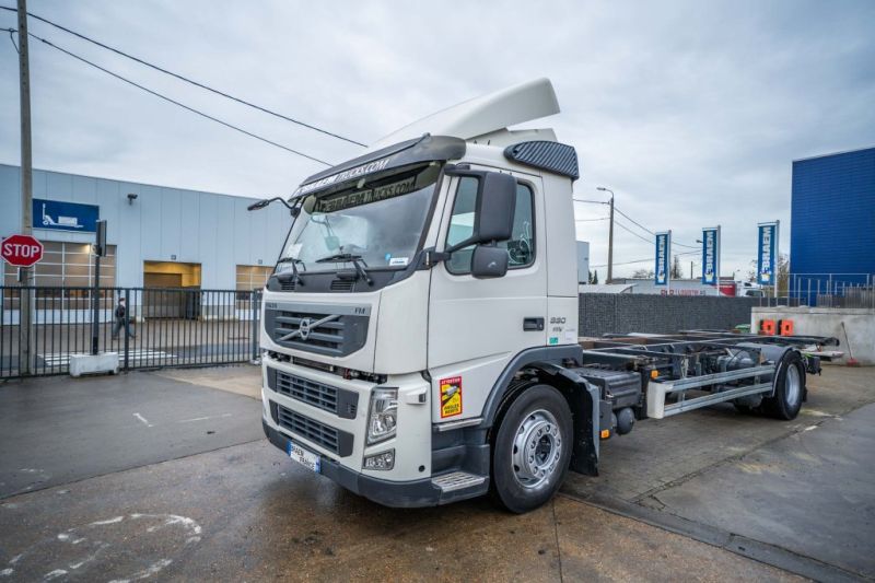 VOLVO FM 330