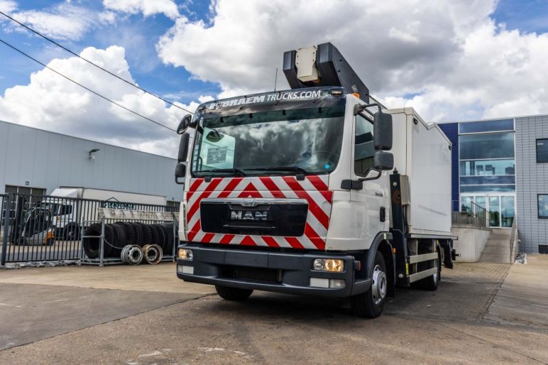 MAN TGL 12.220 BL - VERSALIFT VDT 190F