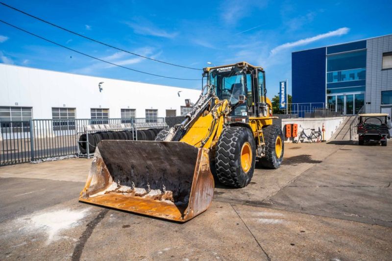 Ciężarówki-używane - Maszyny budowlane - CATERPILLAR CAT 924G // GODET 3m3