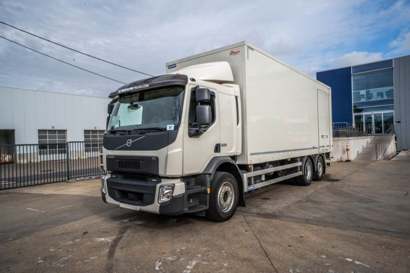 Грузовики - Грузовые автомобили - VOLVO FE 320 -6X2 +DHOLLANDIA 2.5T- 194.400 KM