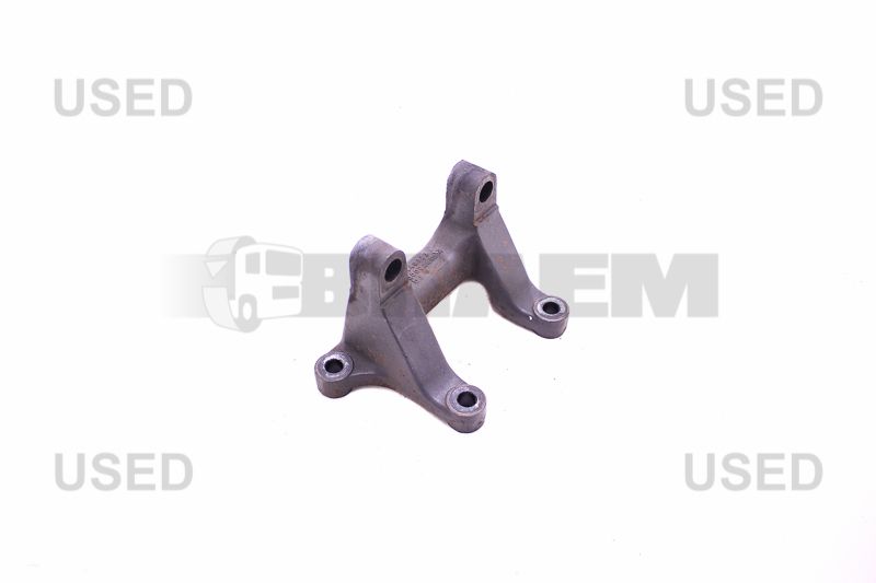 Запчасти для грузовиков - Подвеска - Система стабилизации - Bearing bracket - MB946.325.00.09/7390.OCC