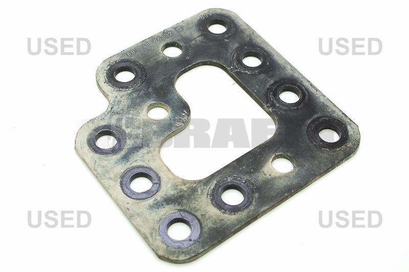 Pièces détachées camions et bus - Moteur - Palier moteur - Support moteur métallique - MB960.241.06.32.OCC
